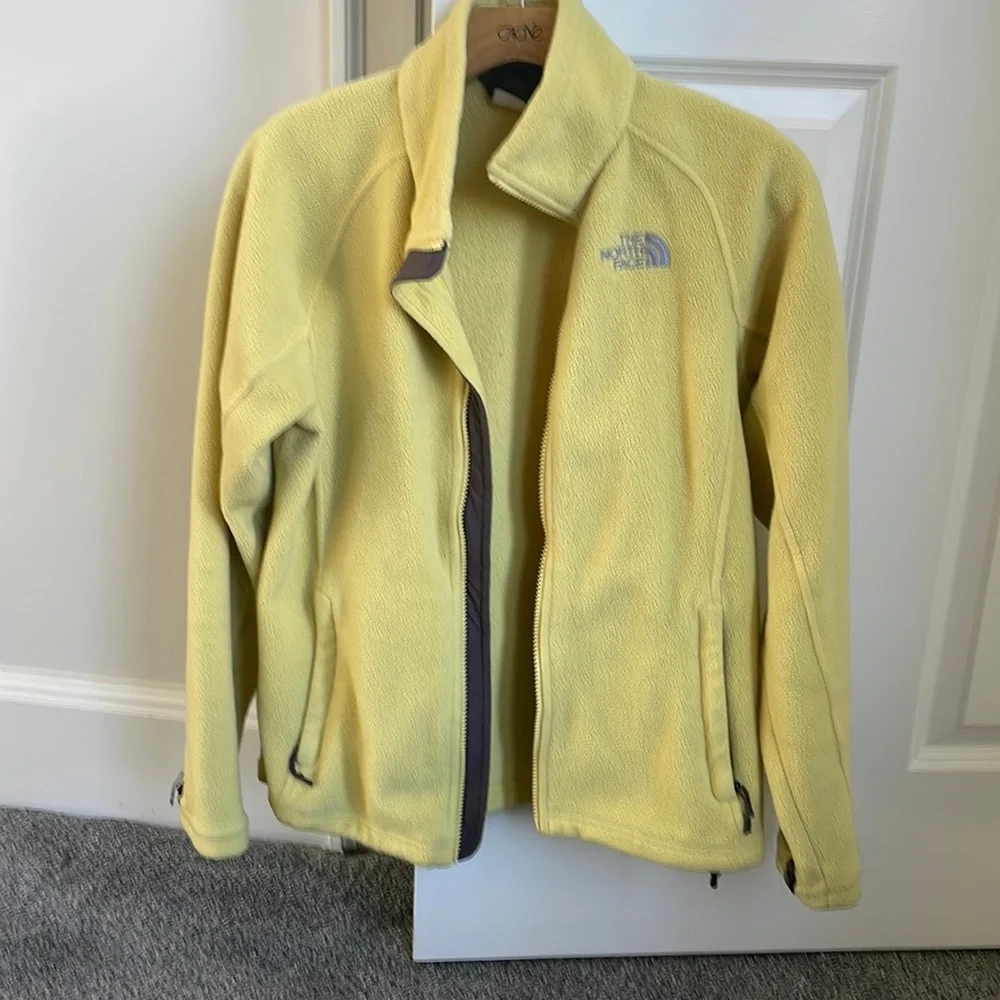 Yellow north face fleece zipper pull missing size medium - Picture 2 of 7